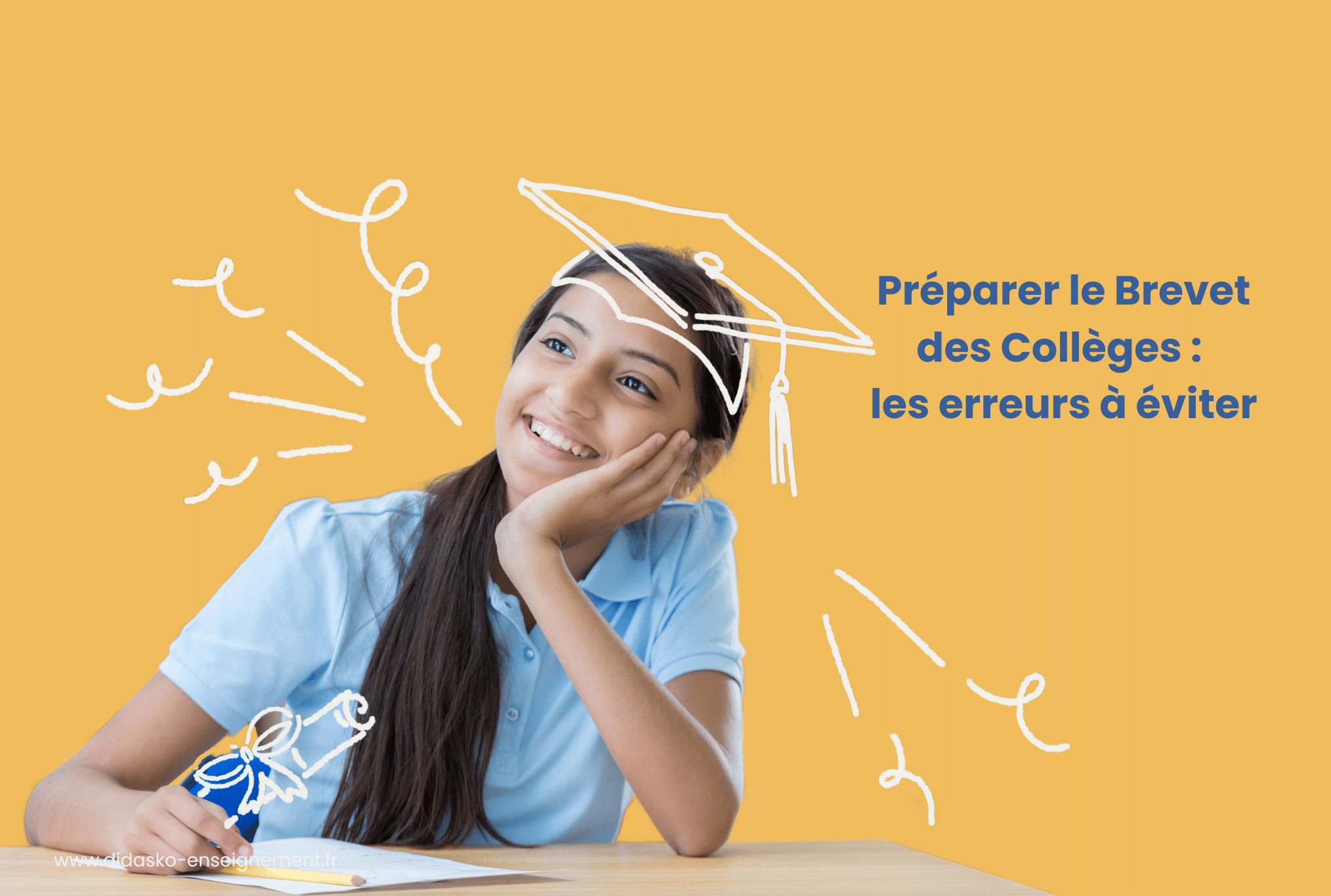 Jeune élève souriante lors de son brevet des collèges car elle a travaillé sur les erreurs à éviter